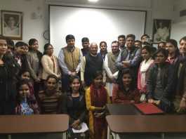 लोकतंत्र को बचाने का जिम्मा पत्रकारों का हैः वेद प्रताप वैदिक