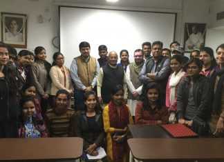 लोकतंत्र को बचाने का जिम्मा पत्रकारों का हैः वेद प्रताप वैदिक