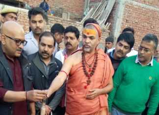 मलबे में मिले सैकड़ों शिवलिंग व विग्रह, बनारस में हड़कंप