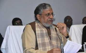 आरक्षण पर गुमराह करने वालों की नहीं गलेगी दालः सुशील कुमार मोदी सुशील मोदी ने लोगों को आगाह किया है कि बिहार में मसूर दाल की किल्लत हो सकती है।आयात होकर बंगाल के बंदरगाह से मसूर दाल आती है।