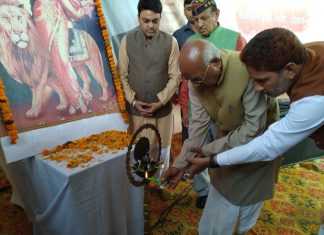 रक्त का न उत्पादन होता है और न कोई दूसरा विकल्प ही है