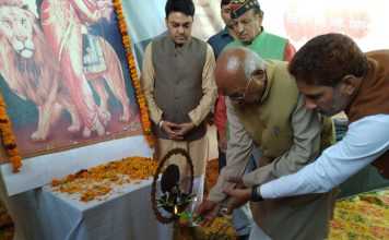 रक्त का न उत्पादन होता है और न कोई दूसरा विकल्प ही है