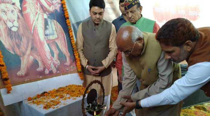 रक्त का न उत्पादन होता है और न कोई दूसरा विकल्प ही है