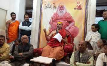 मलबे से दूसरे दिन भी मिले 16 शिवलिंग, न्यायिक जांच की मांग