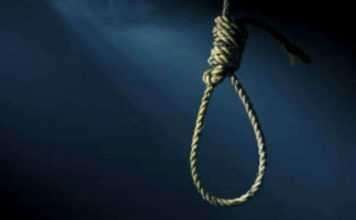 पहले शापिंग की और फिर पंखे के हुक से लटक आत्महत्या कर ली