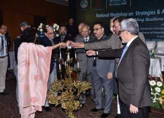 एफमी की तरह फ्लेम भी बिहार के टापर बच्चों को सम्मानित करेगा