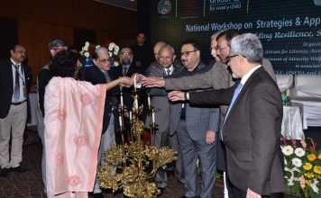 एफमी की तरह फ्लेम भी बिहार के टापर बच्चों को सम्मानित करेगा