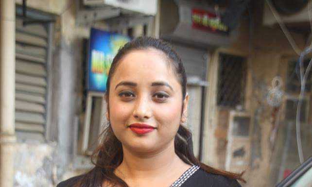 निरहुआ, खेसारी व पवन के बारे में बयान पर ट्रोल हुई रानी