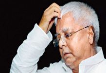 बेकाबू हो गये हैं लालू के लाल तेज प्रताप, परिवार में सब कुछ ठीक नहीं! सीएजी की रिपोर्ट के हवाले से चारा घोटाले की सूचनाएं खबर बनती थी। बचपन के दिनों में अक्सर सुनते थे कि सांढ़ स्कूटर पर ढोये गये। तब आश्चर्य होता था।