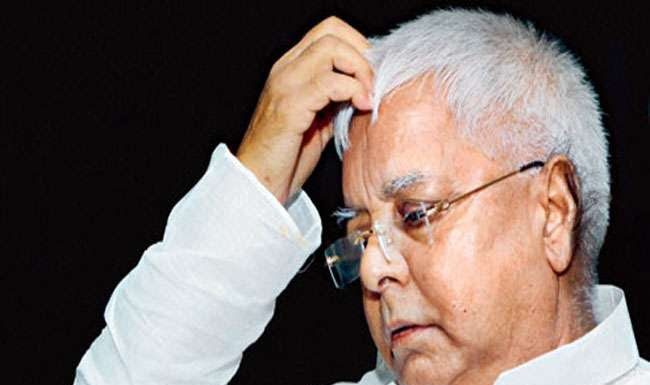 चारा घोटाला में स्कूटर पर सांढ़ ढोने की खबरें सीएजी के हवाले से बनती थीं सीएजी की रिपोर्ट के हवाले से चारा घोटाले की सूचनाएं खबर बनती थी। बचपन के दिनों में अक्सर सुनते थे कि सांढ़ स्कूटर पर ढोये गये। तब आश्चर्य होता था।