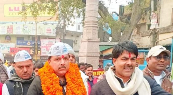 काशी में गरजे आप नेता संजय, आस्था के साथ खिलवाड़ बंद करे सरकार