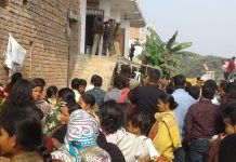 दो सगी बहनों को चाकू मारा, एक की मौत, दूसरे की हालत गंभीर