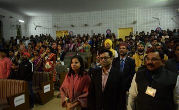 जैसे उड़ि जहाज को पंछी पुनि जहाज पर आवै