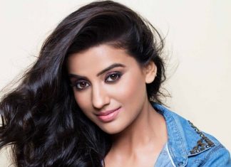 अंखिया से गोली मारब गीत से यंगस्टर्स में छाई रहीं अक्षरा सिंह