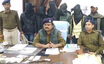 ट्रिपल मर्डर 5 अरेस्ट, 108 नामजद व 800 अज्ञात पर FIR