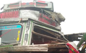 कोहरे का कहरः सारण में दो ट्रकों की टक्कर में एक की हुई मौत