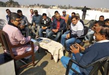 भागलपुर में पूर्व सैनिक मिले कांग्रेस के आनंद माधव से