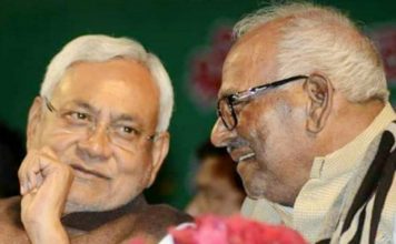 अब तीन तलाक पर जदयू ने अड़ाई टांग, कहा- रास में नहीं देंगे साथ नीतीश कुमार के साथ वशिष्ठ नारायण सिंह