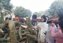 बिलखती बहन ने भाई को मुखाग्नि देकर तोड़ी समाज की बेड़ियां