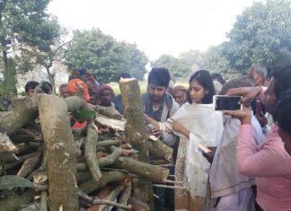 बिलखती बहन ने भाई को मुखाग्नि देकर तोड़ी समाज की बेड़ियां