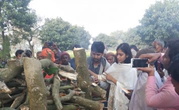 बिलखती बहन ने भाई को मुखाग्नि देकर तोड़ी समाज की बेड़ियां