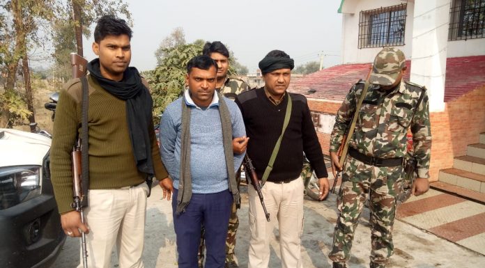 दारोगा के कहने पर घूस ले रहा सिपाही नवादा में गिरफ्तार