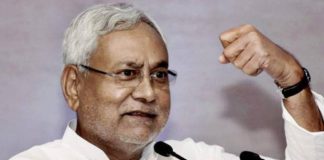 नीतीश कुमार ने बिहार के एक करोड़ परिवारों तक बनाई पहुंच, वोटों में तब्दील हुई संख्या तो हो जाएगी बल्ले-बल्ले अगर काम को आधार बना कर वोट मिलते हैं तो नीतीश बिहार में सर्वाधिक वोट हासिल करने का पूरा बंदोबस्त कर चुके हैं