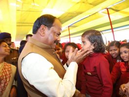 बेटियों के लिए मुख्यमंत्री रघुवर की राय- पहले पढ़ाई, फिर विदाई