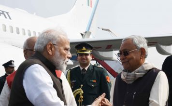 नीतीश-मोदी का महागठबंधन टूट की अटूट गांठ से बंधा है फाइल फोटो- पटना के एक कार्यक्रम में नीतीश कुमार व नरेंद्र मोदी