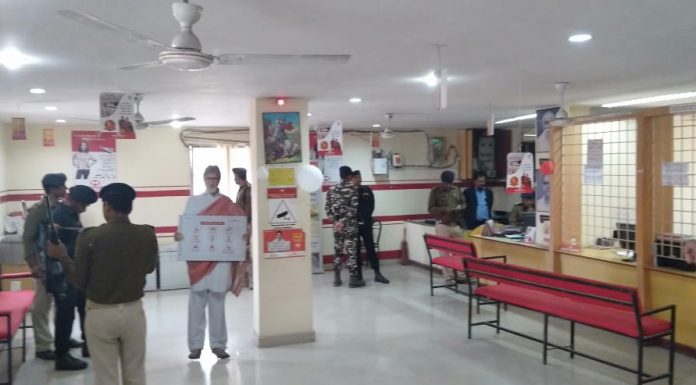 बिहार के मुजफ्फरपुर में 5 करोड़ का सोना व नकदी ले भागे बदमाश