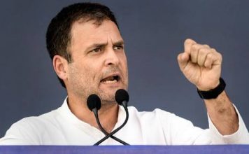 कांग्रेस सत्ता में आई तो गरीबों को 72000 सालाना देंगेः राहुल गांधी बीजेपी का आरोप है कि कोरोना वायरस से उत्पन्न हुए संकट की इस घड़ी में कांग्रेस के युवराज राहुल गांधी झूठ बोलने से बाज नहीं आ रहे हैं। बिहार प्रदेश उपाध्यक्ष राजीव रंजन ने यह आरोप लगाया है