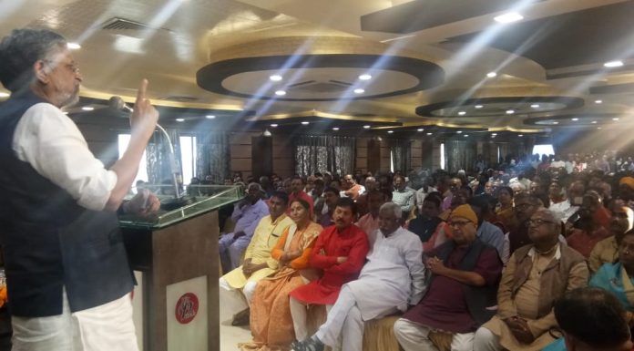 गरीबों की आंखों में धूल झोंकना चाहते हैं राहुल गांधीः सुशील मोदी