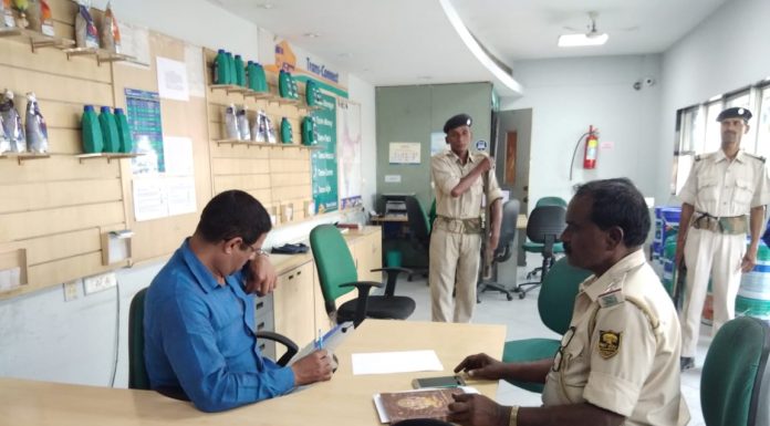 बिहार में दो स्थानों पर दिनदहाड़े क्रिमिनल्स ने लूट लिये 43 लाख