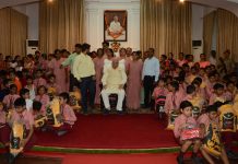 बिहार के राज्यपाल लालजी टंडन ने दिव्यांग बच्चों संग मनाया बर्थडे दिव्यांग बच्चों के संग बिहार के राज्यपाल लालजी टंडन ने मनाया अपना जन्मदिन