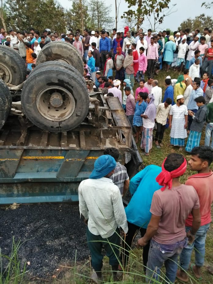 बेतिया में सड़क दुर्घटना