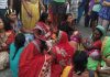 बिहार के बेगूसराय में बेलगाम ट्रक ने कई को कुचला, 6 की मौत बेगूसराय में ट्रक से कुचलने से मरे लोगों के विलाप करते परिजन