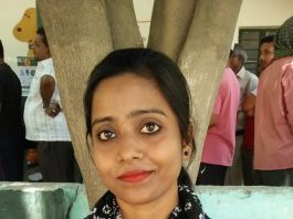 बेगूसराय में वोटों की बही बयार बहुत कुछ कहती है बेगूसराय के एक बूथ पर पहली मतदान करने पहुंची एक युवती