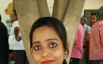 बेगूसराय में वोटों की बही बयार बहुत कुछ कहती है बेगूसराय के एक बूथ पर पहली मतदान करने पहुंची एक युवती