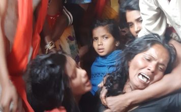 आंधी-तूफान व ओलावृष्टि ने बिहार में मचायी तबाही सारण जिले के रिविलगंज में ठनका से एक की मौत के बाद परिजनों का विलाप