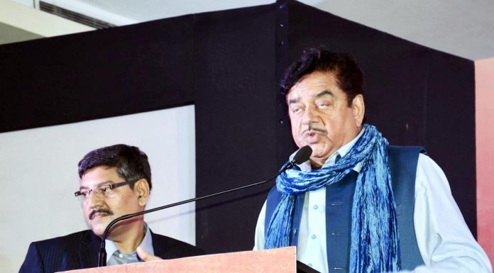 भाजपा के शत्रु को अंततः कांग्रेस ने कबूल कर लिया शत्रुघ्न सिन्हा के साथ आनंद माधव