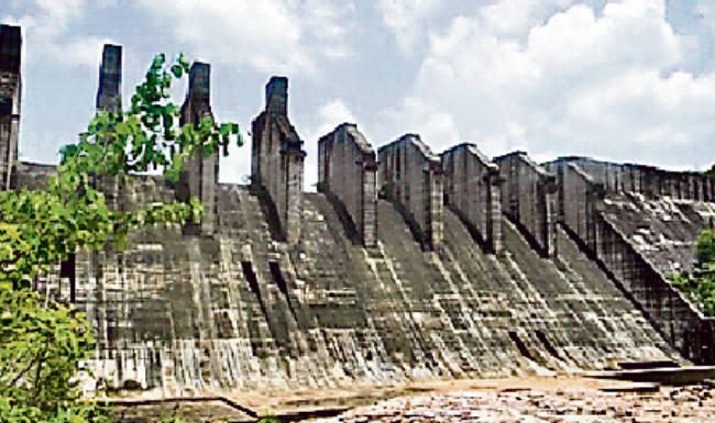 NOC मिला, पलामू में 3 लाख साल के पेड़ मंडल डैम की भेंट चढ़ेंगे पलामू में बन रहा मंगल डैम