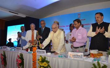 बिहार के गवर्नर ने कहा, बिहार में उच्च शिक्षा में सुधार के प्रयास तेज डिजिटलाइजेशन पर आयोजित कार्यक्रम का उद्घाटन करते बिहार के राज्यपाल लालजी टंडन