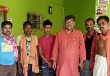 बूलो मंडल के लिए आनंद माधव ने चलाया जनसंपर्क अभियान कांग्रेस का प्रचार करते मेनिफेस्टो कमिटी के चेयरमैन आनंद माधव