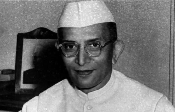 मोरारजी देसाई सीएम से पीएम तक रहे, पर घर नहीं बनवा सके मोरारजी देसाई सीएम से पीएम तक रहे, पर अपने लिए कोई मकान तक नहीं बनवाया। अंतिम दिनों में वे किराए के मकान में थे। कोई संपत्ति खड़ी नहीं की।