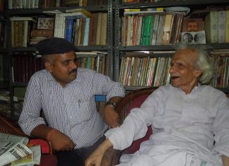 जब हिंदी के कमर एतना नाजुक बा, त ओकरा टूटिये जाये में भलाई बा कृष्ण बिहारी मिश्र (दायें) के साथ लेखक निराला