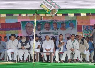 नीतीश का दावा, विकास के बल पर बिहार को दिलायी देश में पहचान चुनावी सभा के दौरान मुख्यमंत्री नीतीश कुमार