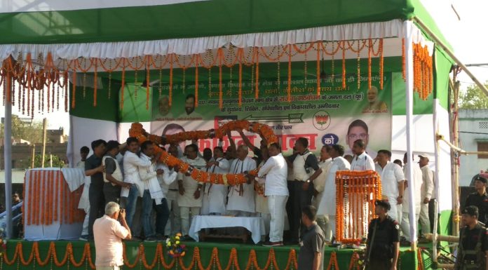 बिहार में लालटेन युग का खात्मा, गांवों में पहुंचाई बिजलीः नीतीश नवादा में चुनावी कार्यक्रम में बिहार के मुख्यमंत्री नीतीश कुमार