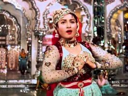 जब प्यार किया तो डरना क्या..गाना तब हर जुबान पर था फिल्म मुगल-ए-आजम का एक दृश्य