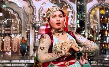 जब प्यार किया तो डरना क्या..गाना तब हर जुबान पर था फिल्म मुगल-ए-आजम का एक दृश्य