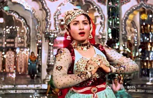 जब प्यार किया तो डरना क्या..गाना तब हर जुबान पर था फिल्म मुगल-ए-आजम का एक दृश्य